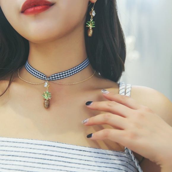 ❤️️NEW UNIQUE Cute Pineapple Handmade Earrings - Picture 2 of 4